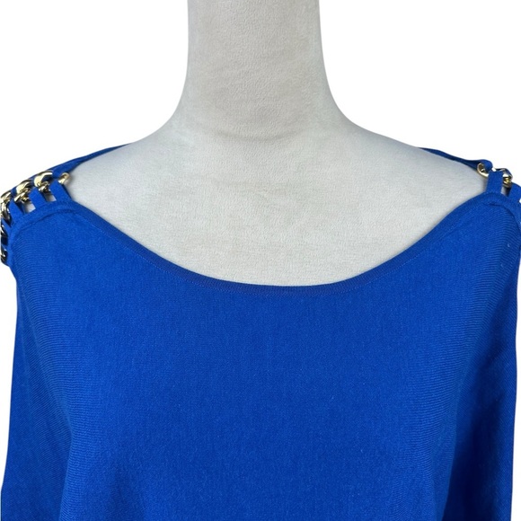 ⭐️ Host Pick ⭐️ Michael Kors Royal blue sweater with gold chain details size 1X - Picture 3 of 12